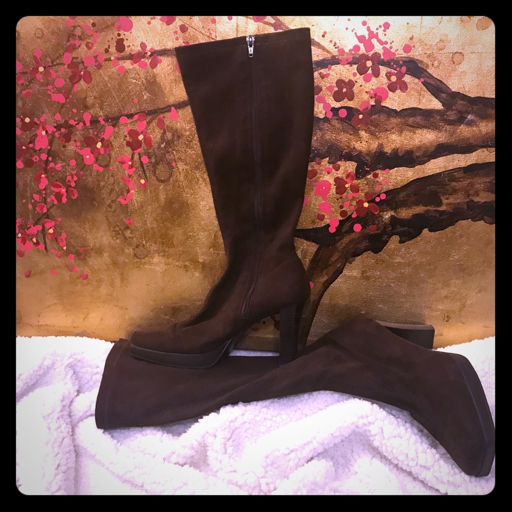 Sketchers brown suede like mid calf boots Size 7